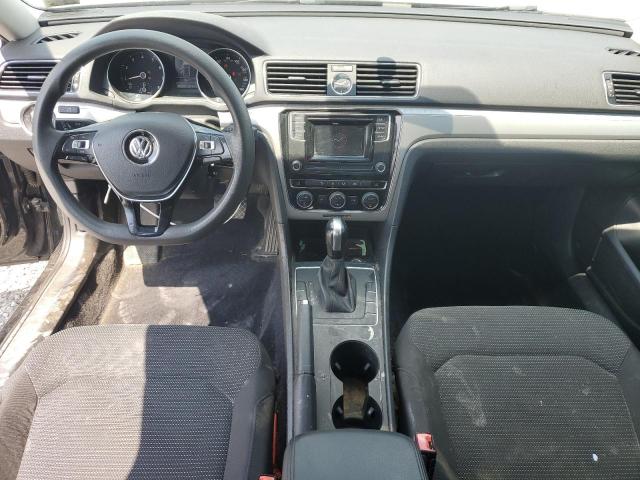 Sedans VOLKSWAGEN PASSAT 2016 Czarny