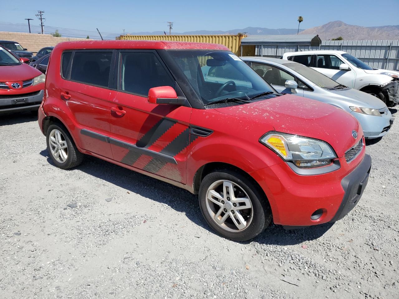 2011 Kia Soul + VIN: KNDJT2A23B7330961 Lot: 66892885