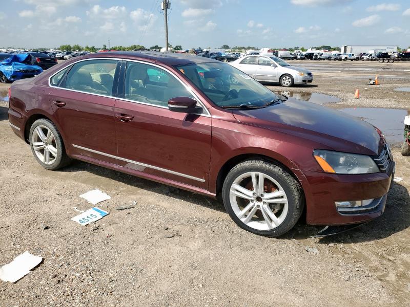 Sedans VOLKSWAGEN PASSAT 2013 Burgundy