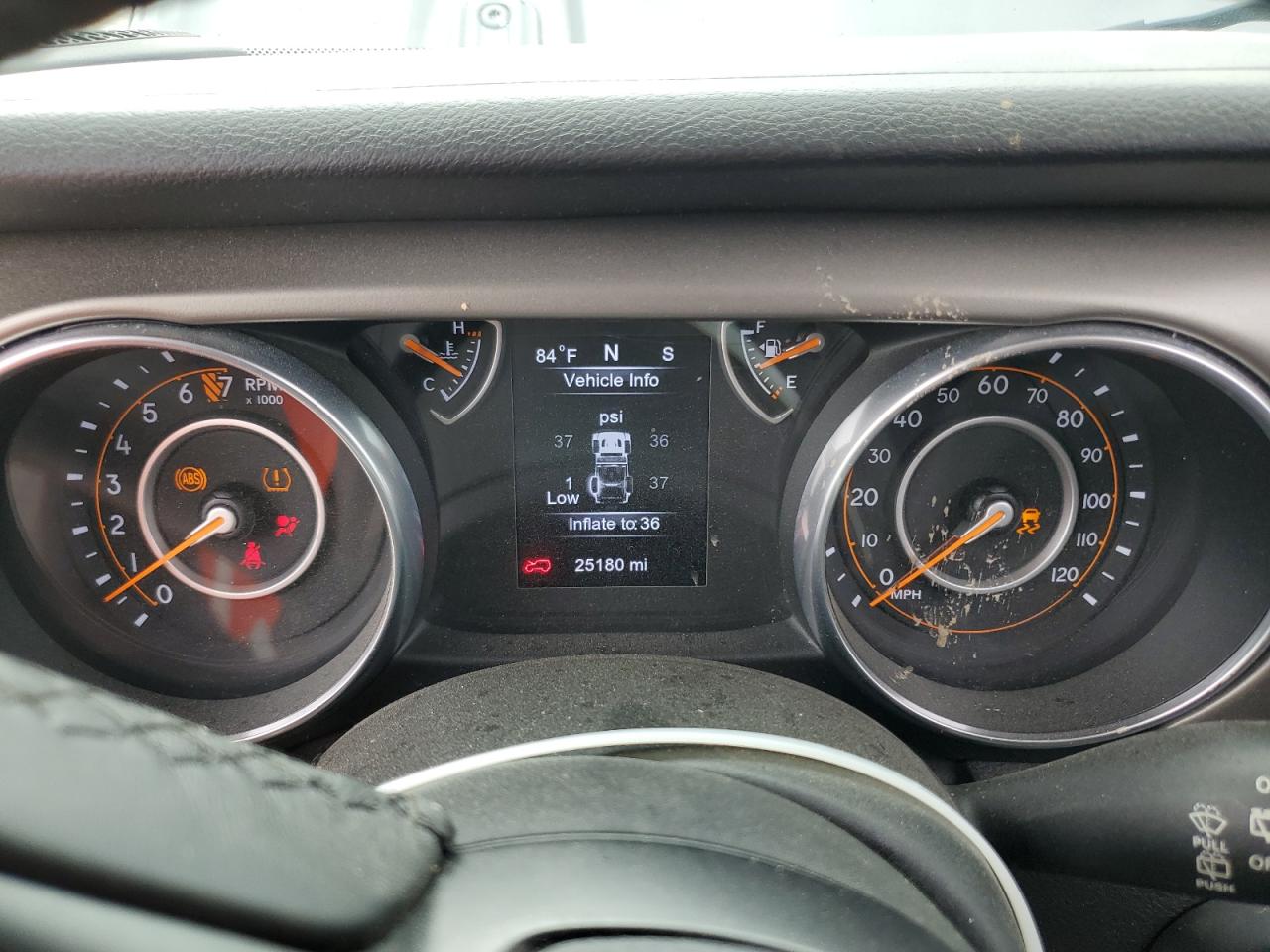 2018 Jeep Wrangler Unlimited Sport VIN: 1C4HJXDG9JW253106 Lot: 64038895