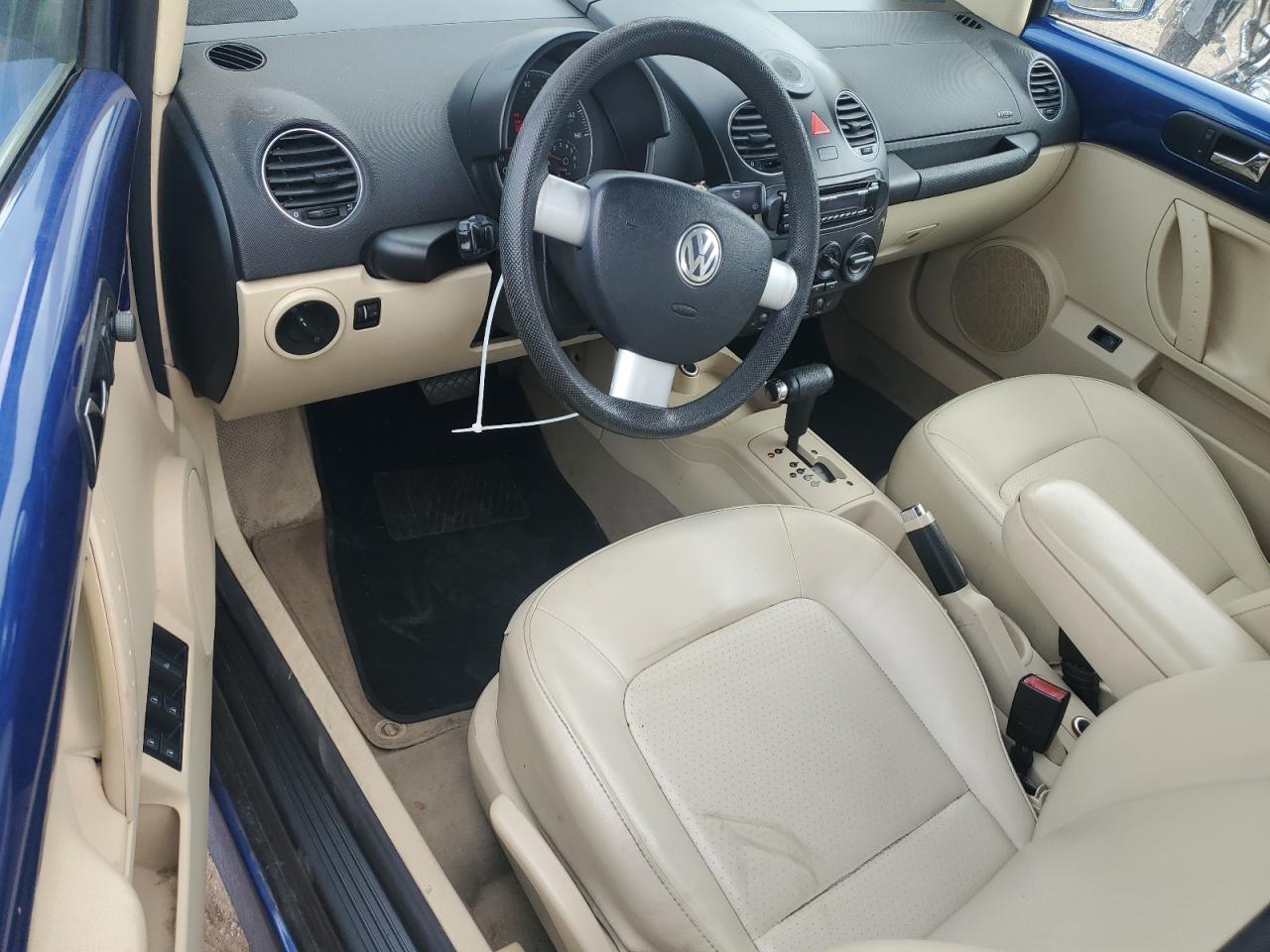 2007 Volkswagen New Beetle Convertible Option Package 1 VIN: 3VWRG31Y37M414838 Lot: 64521355