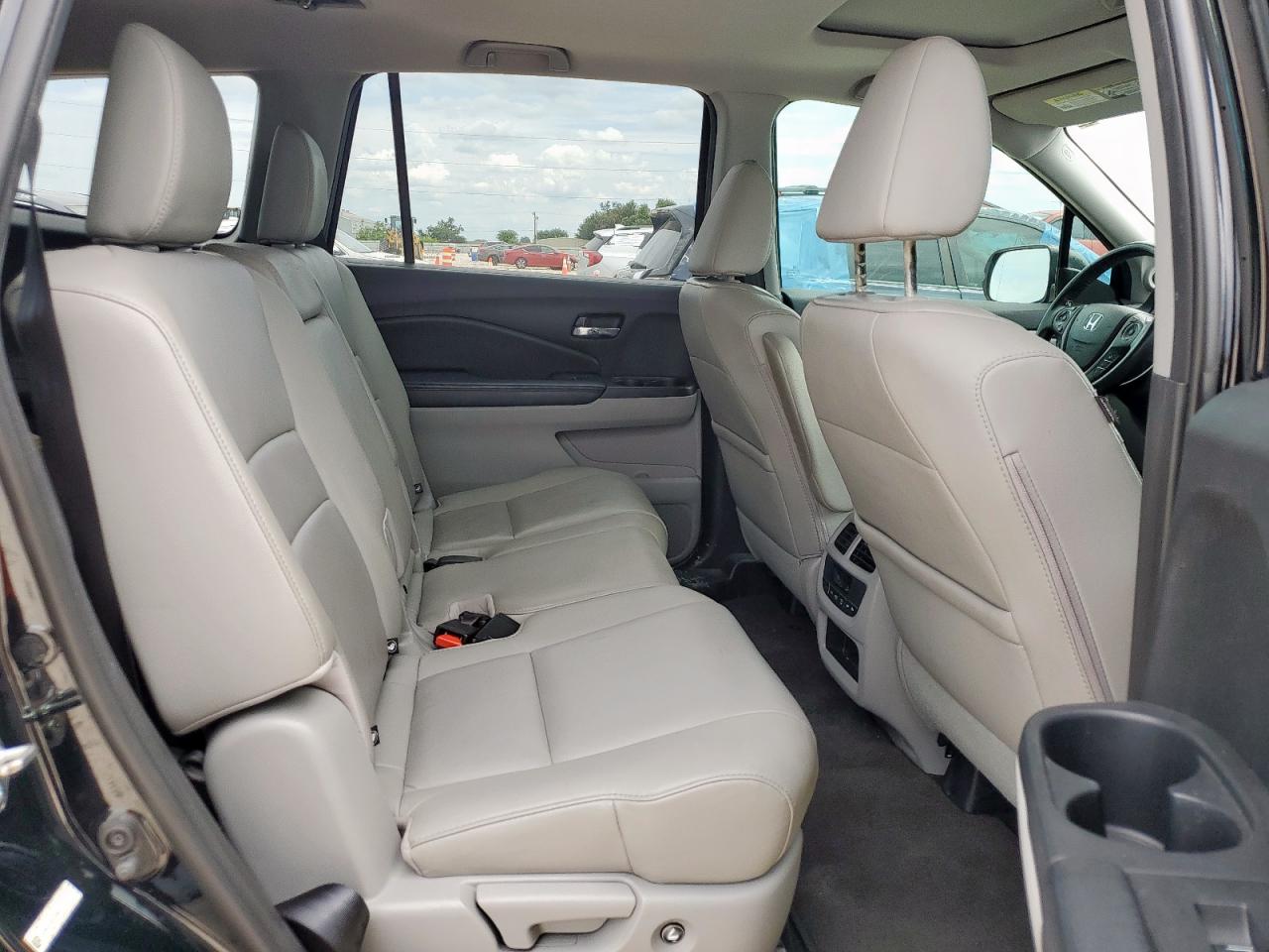 2016 Honda Pilot Exl VIN: 5FNYF5H57GB017727 Lot: 64772145