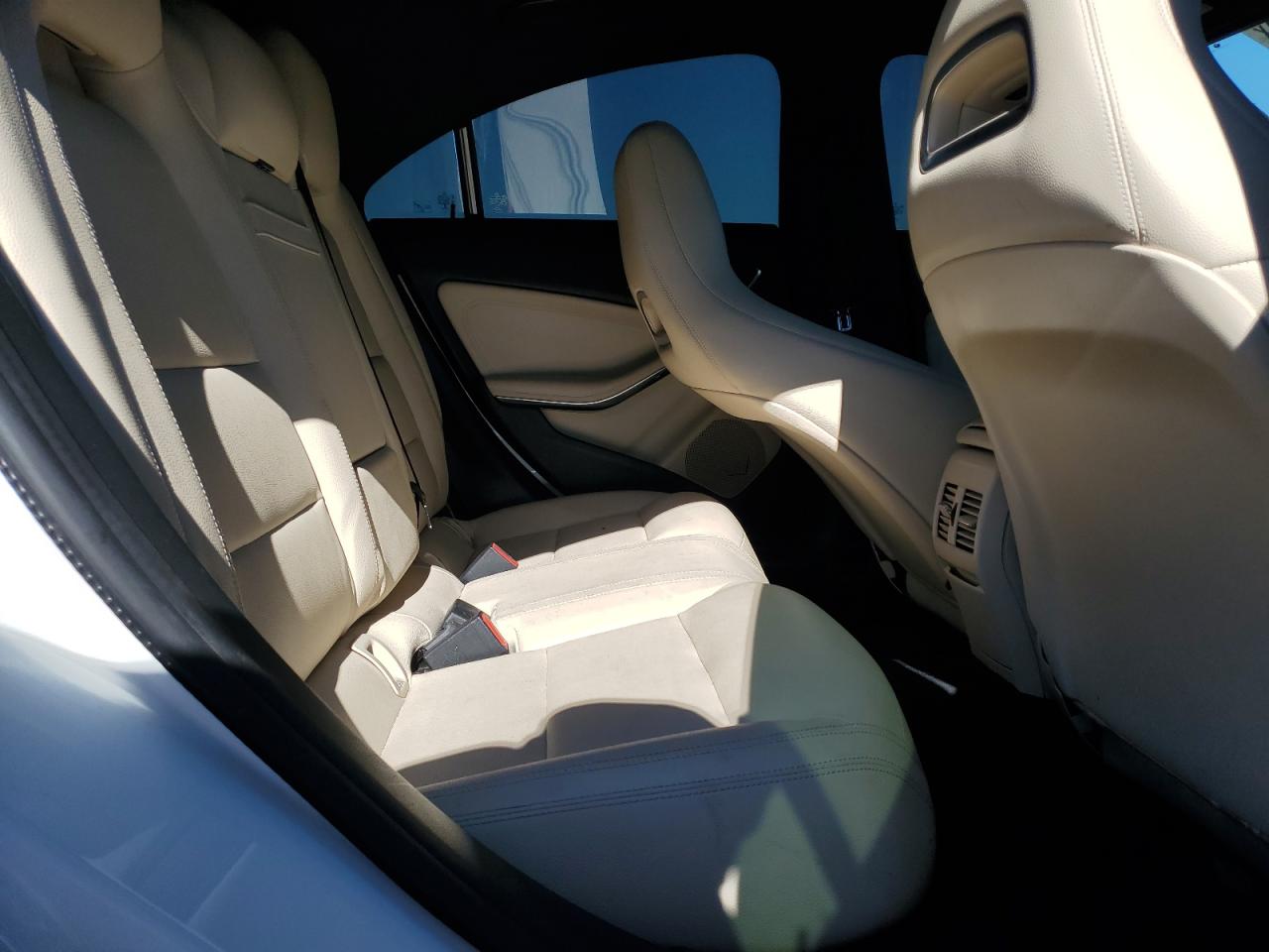 wddsj4eb3jn658655 WDDSJ4EB3JN658655 2018 Mercedes-Benz Cla 250