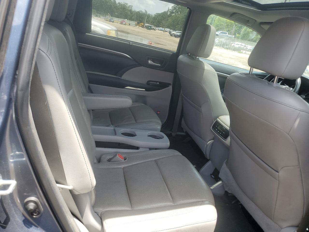 2015 Toyota Highlander Limited VIN: 5TDYKRFH1FS097276 Lot: 64410775