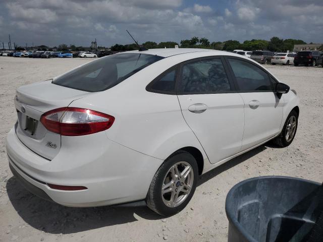  FORD FIESTA 2017 Белы