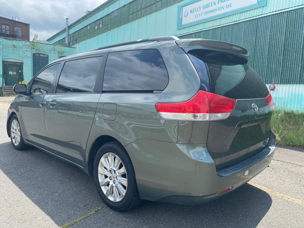 2011 Toyota Sienna Xle VIN: 5TDDK3DC3BS023855 Lot: 65672825
