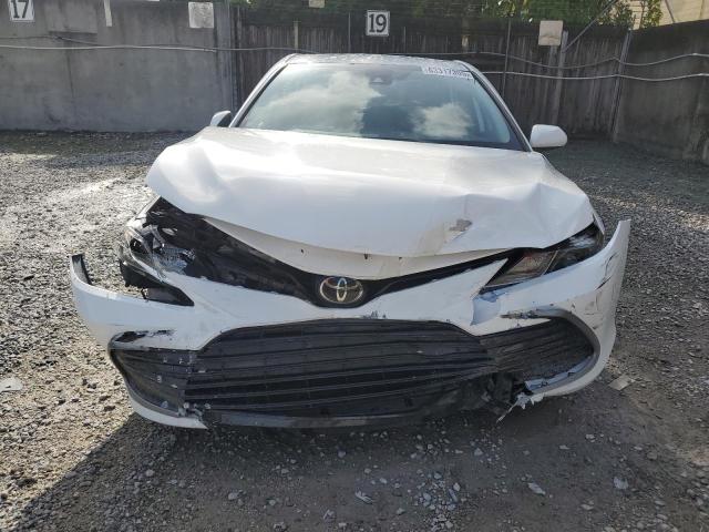  TOYOTA CAMRY 2022 Белы
