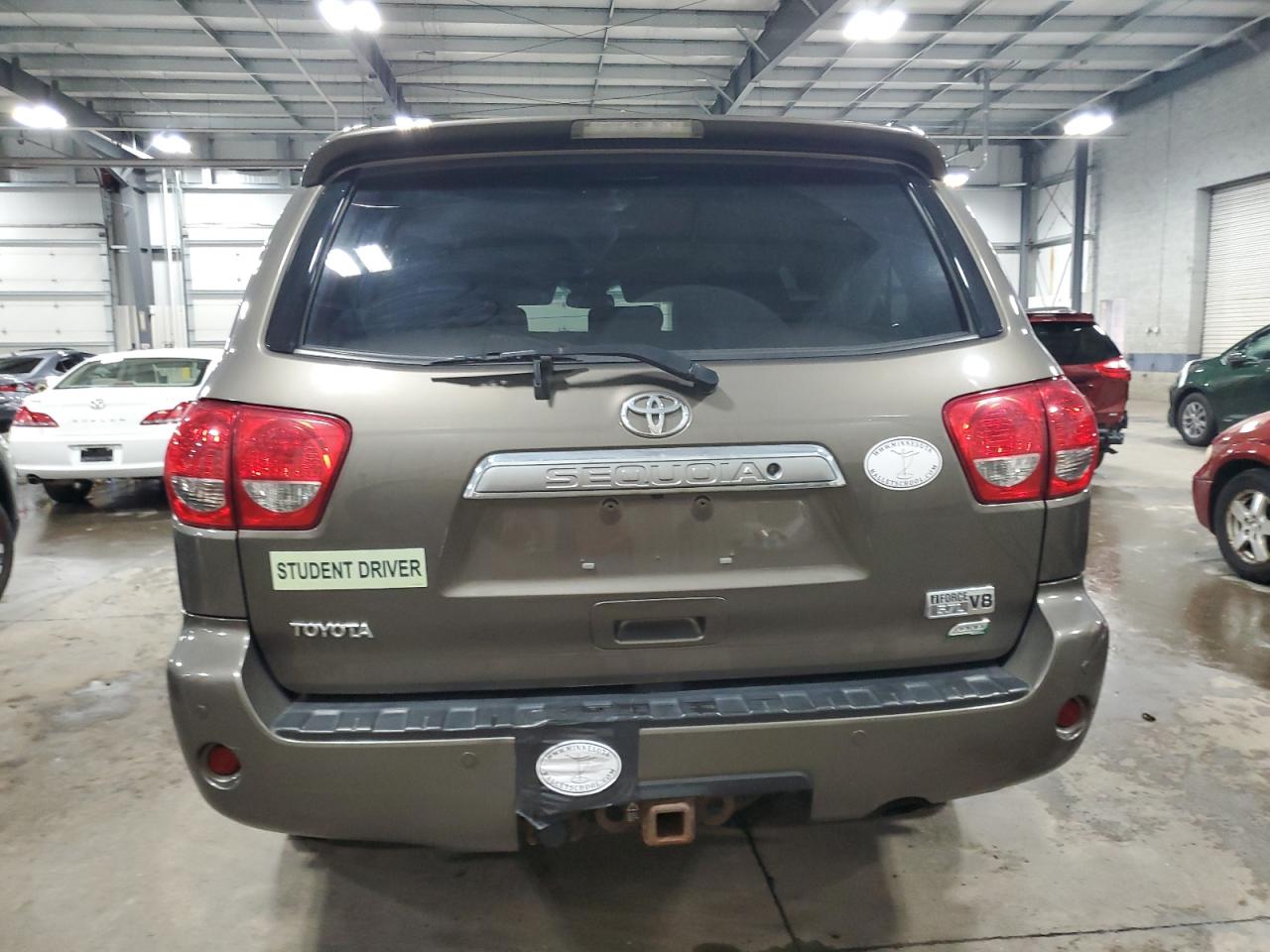 2010 Toyota Sequoia Platinum VIN: 5TDDW5G16AS035734 Lot: 64589005
