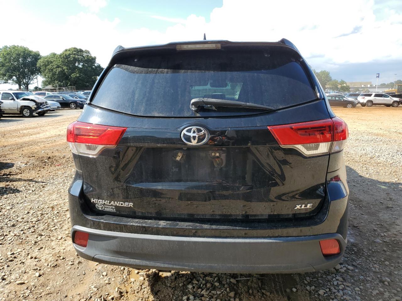 2019 Toyota Highlander Se VIN: 5TDKZRFH8KS332493 Lot: 64374735