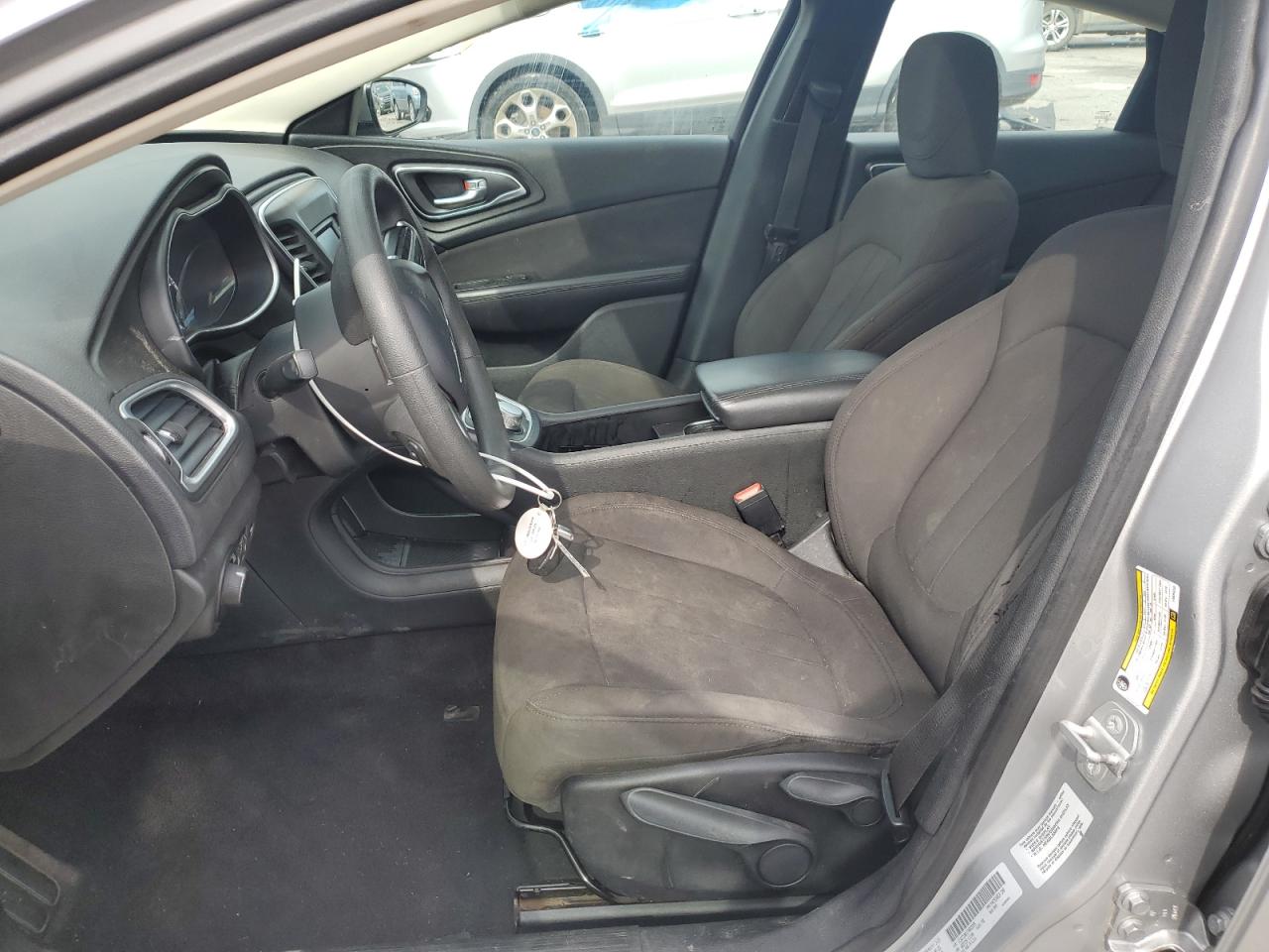 2015 Chrysler 200 Limited VIN: 1C3CCCAB1FN669335 Lot: 63912875