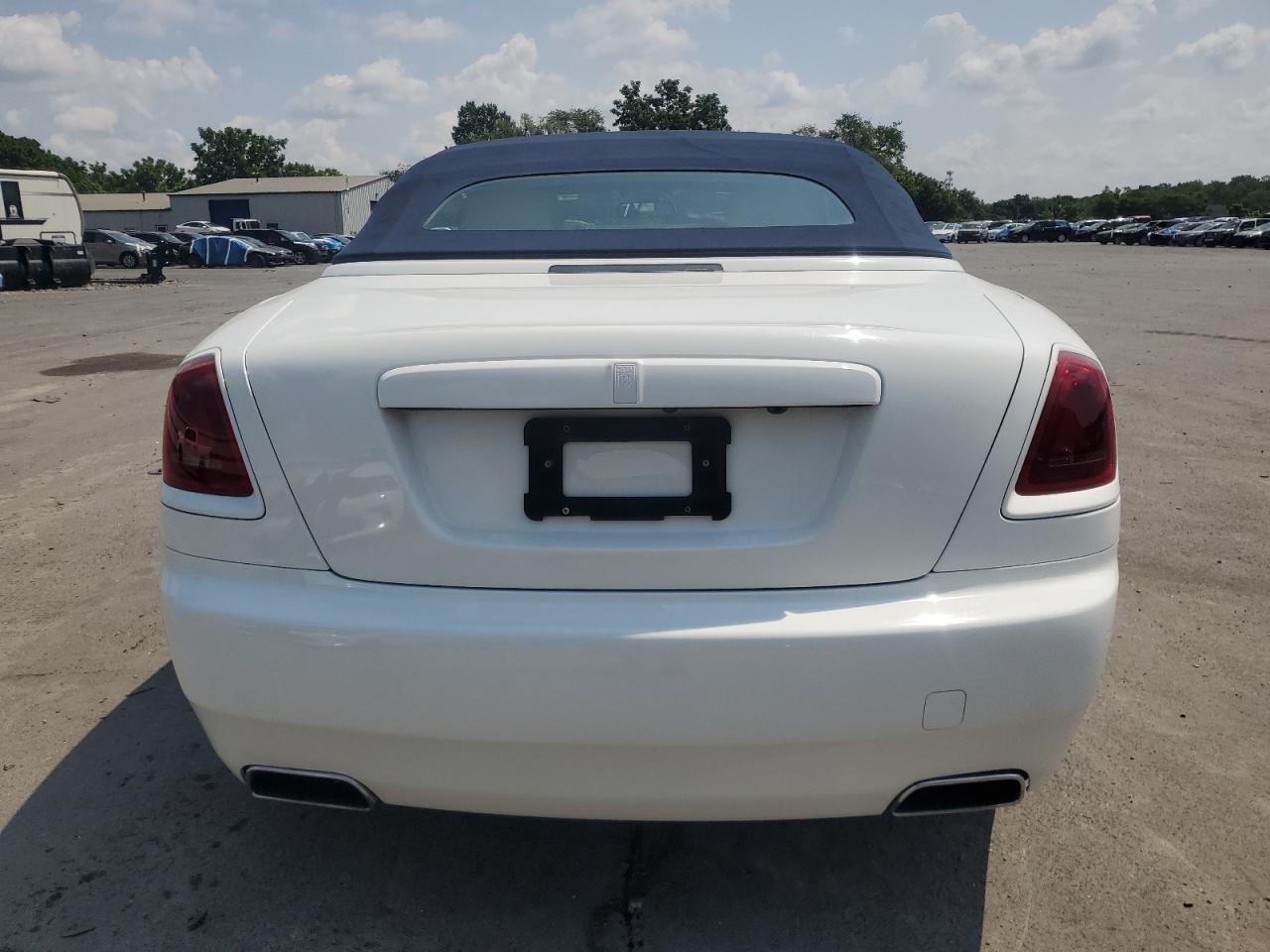 2016 Rolls-Royce Dawn VIN: SCA666D57GU102066 Lot: 64997145