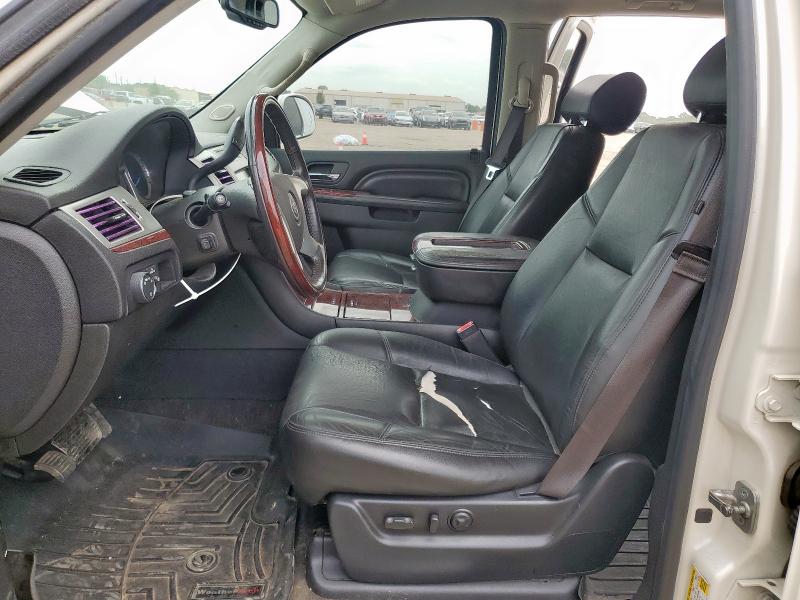  CADILLAC ESCALADE 2013 Biały