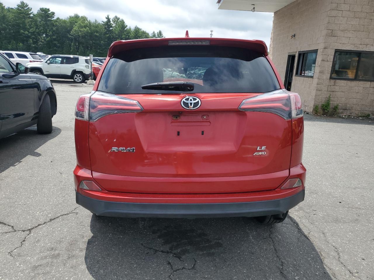 2017 Toyota Rav4 Le VIN: JTMBFREV0HJ164385 Lot: 62872415