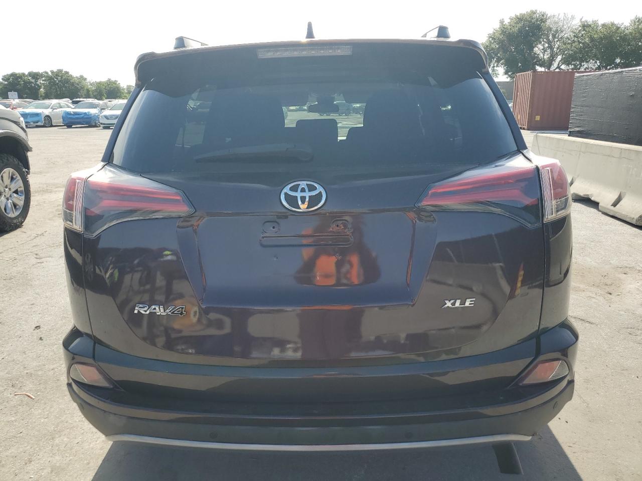 2017 Toyota Rav4 Xle VIN: 2T3WFREV5HW354105 Lot: 63197335