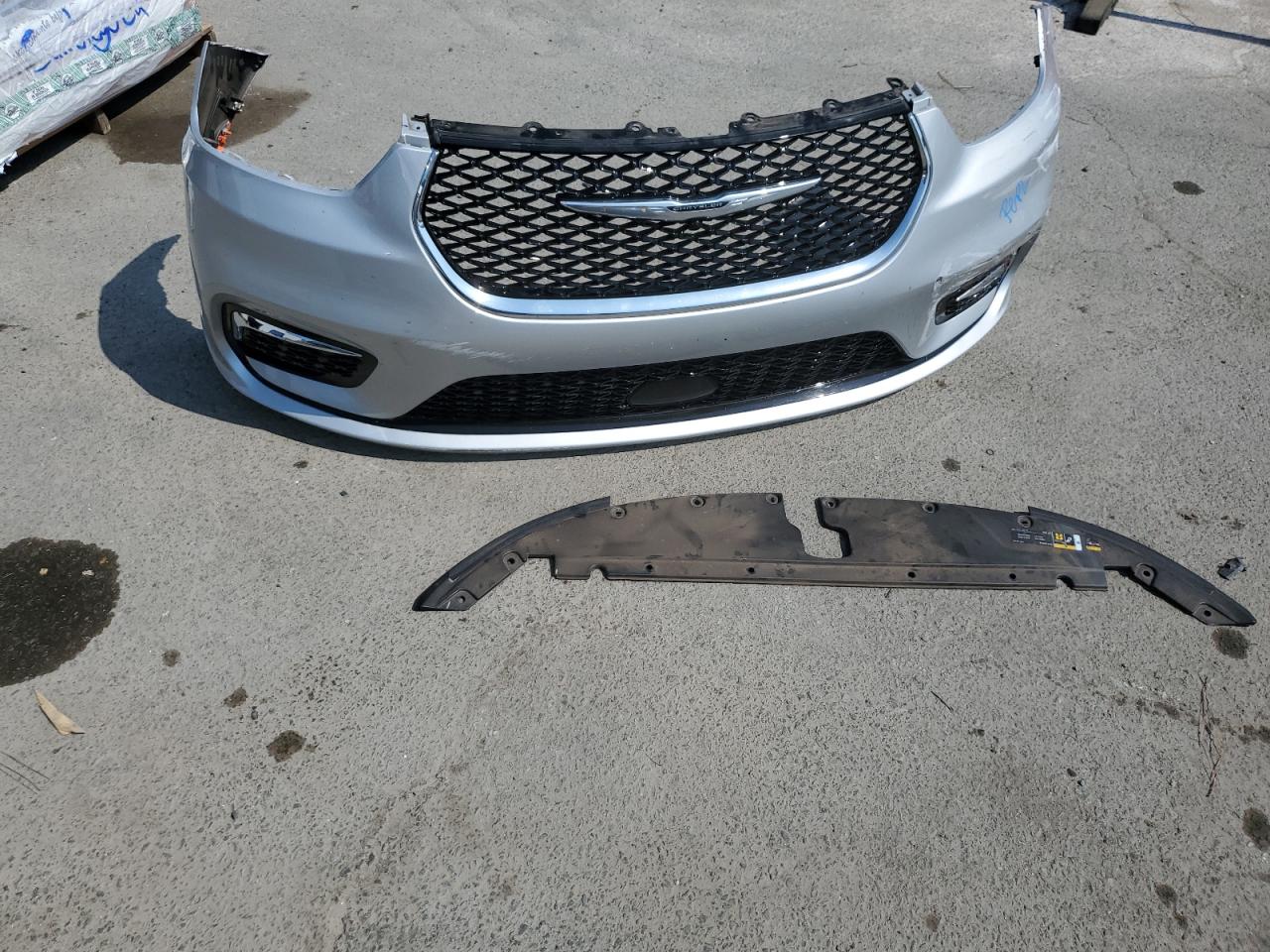 2024 Chrysler Pacifica Touring L VIN: 2C4RC1BGXRR147024 Lot: 64748565