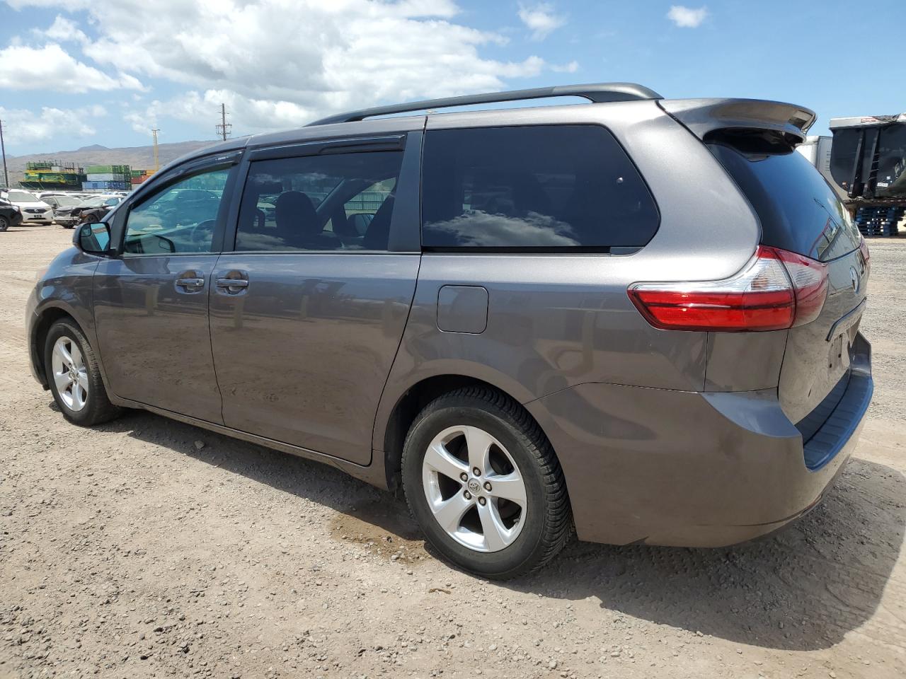 2017 Toyota Sienna Le VIN: 5TDKZ3DC1HS899027 Lot: 66518445