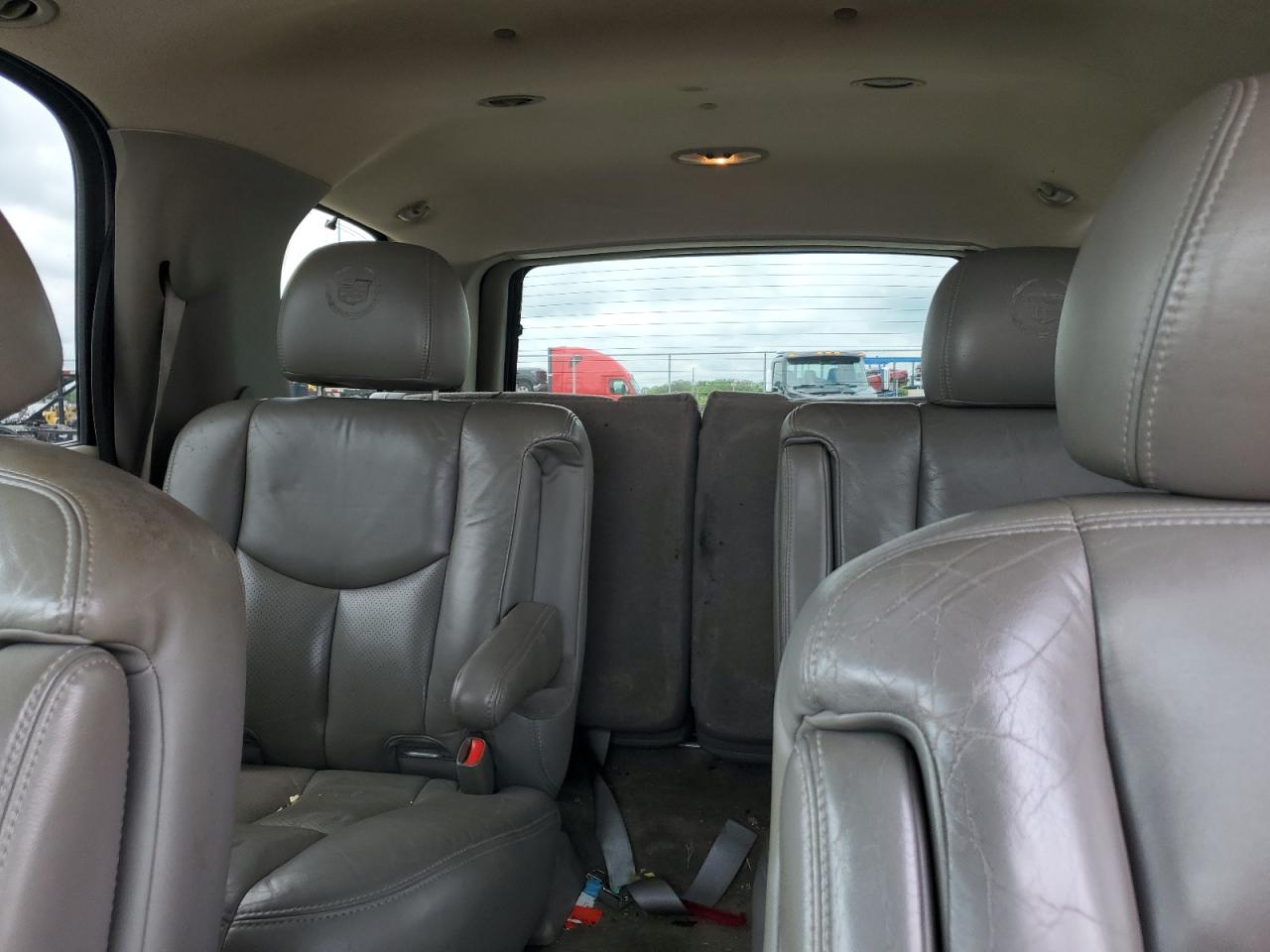 2005 Cadillac Escalade Luxury VIN: 1GYEK63N95R217702 Lot: 63276085