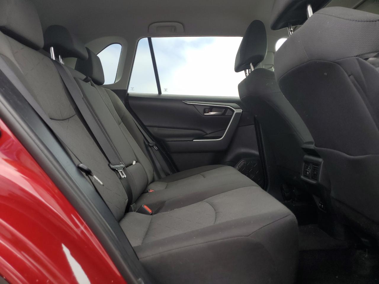 2020 Toyota Rav4 Xle VIN: 2T3P1RFVXLW131343 Lot: 63846045