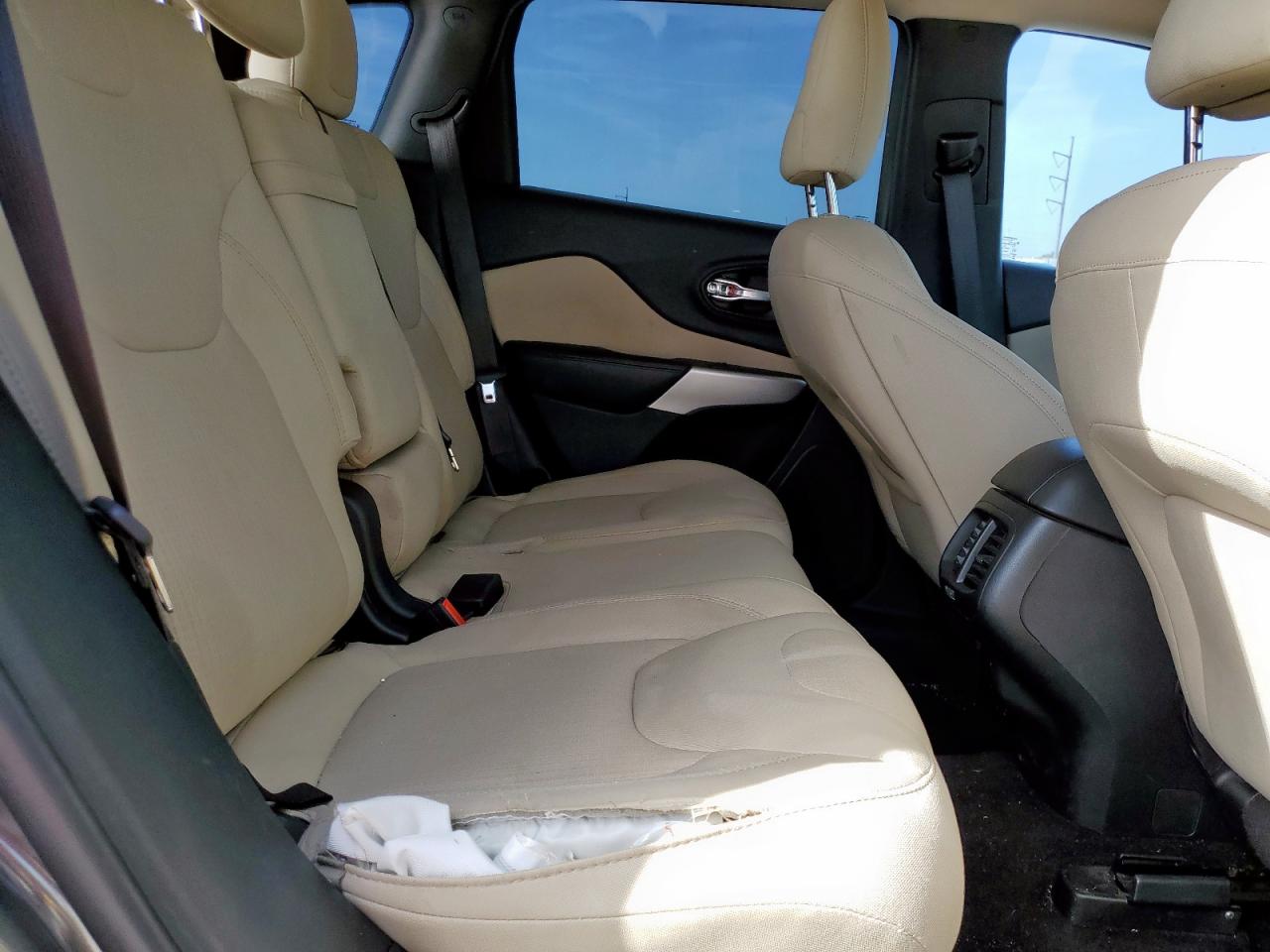 2017 Jeep Cherokee Latitude VIN: 1C4PJLCS3HW619310 Lot: 65566355
