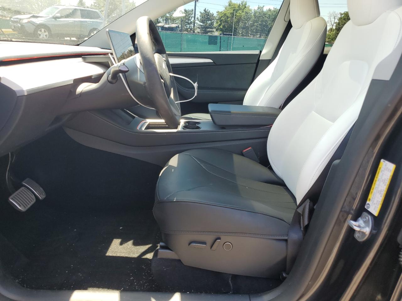 2024 Tesla Model Y VIN: 7SAYGDEE2RF059384 Lot: 63147645