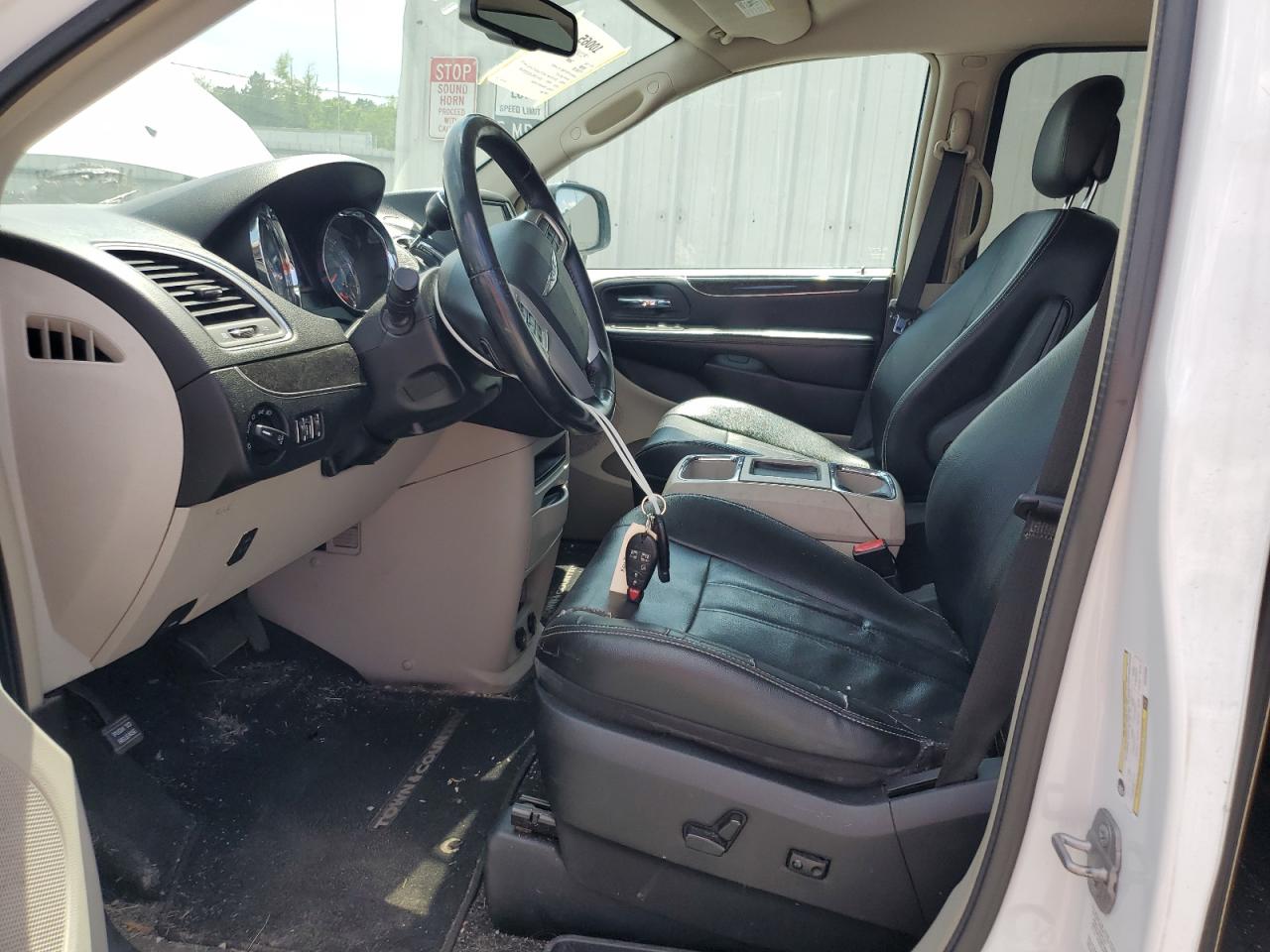 2014 Chrysler Town & Country Touring VIN: 2C4RC1BG2ER256085 Lot: 64980855