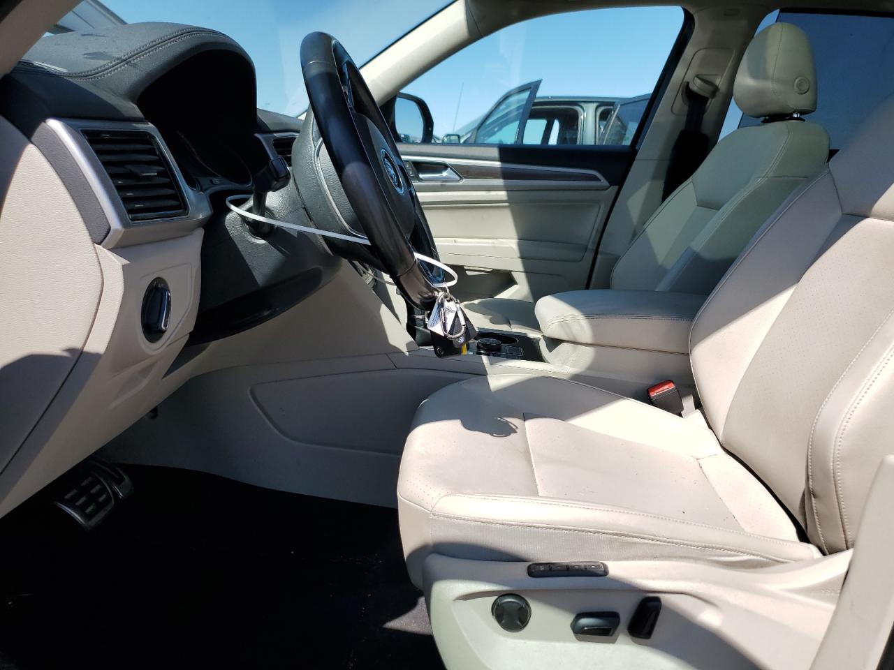 2018 Volkswagen Atlas Sel VIN: 1V2RR2CA1JC548889 Lot: 64197195