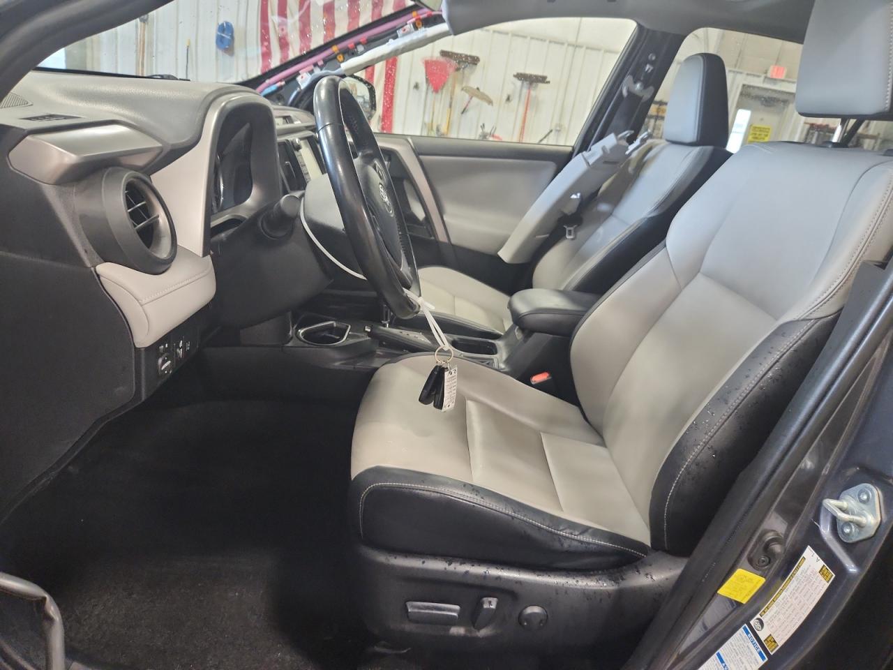 2017 Toyota Rav4 Hv Limited VIN: JTMDJREV7HD131860 Lot: 64644745