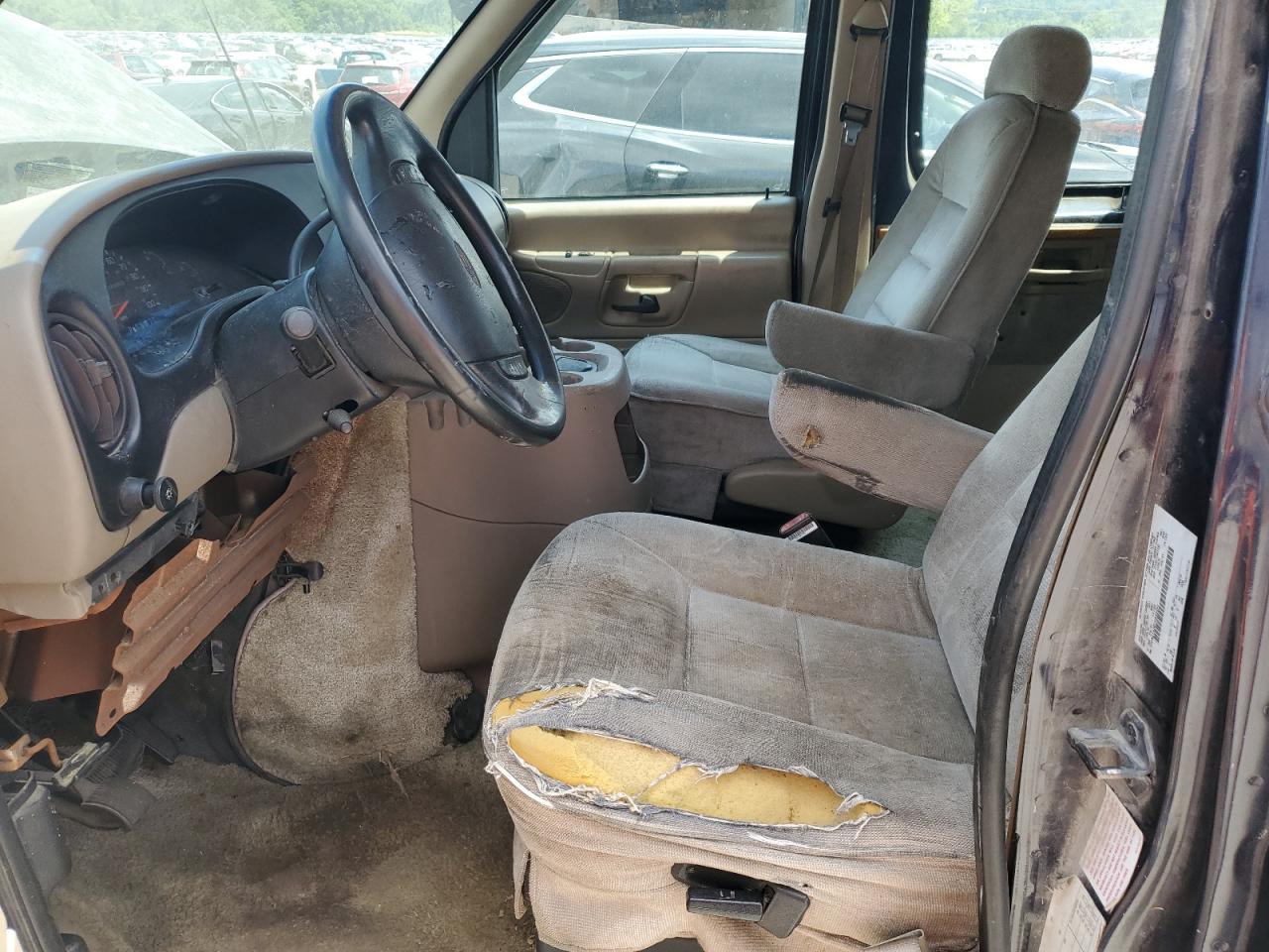 2000 Ford Econoline E150 Van VIN: 1FDRE1428YHB54491 Lot: 63056125