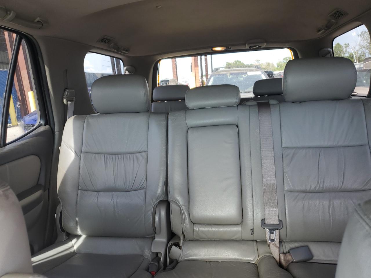 2002 Toyota Sequoia Limited VIN: 5TDZT38A32S060299 Lot: 63744685