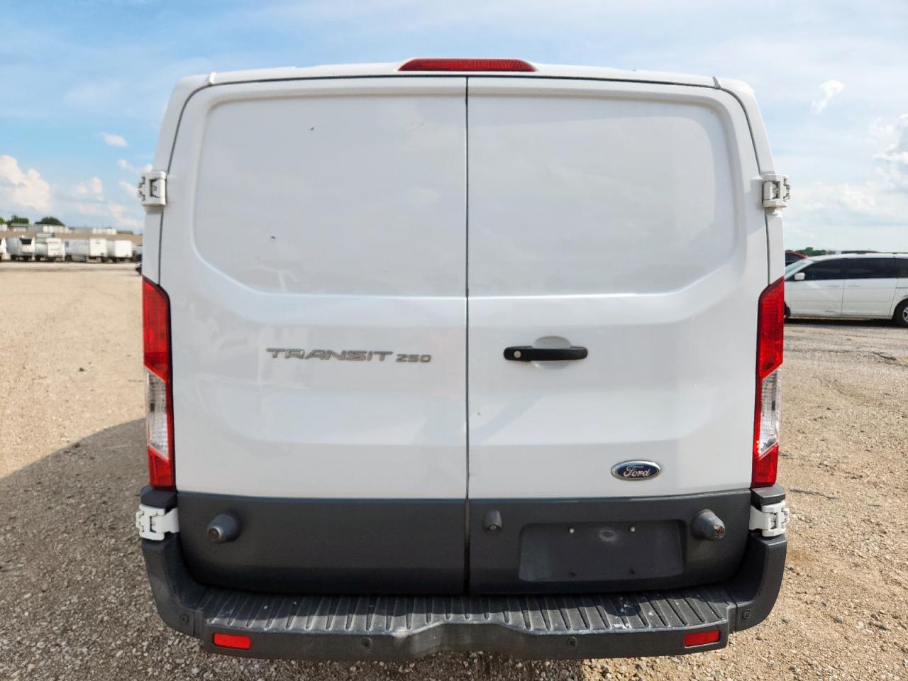 2018 Ford Transit T-250 VIN: 1FTYR2YM2JKA27380 Lot: 64633985