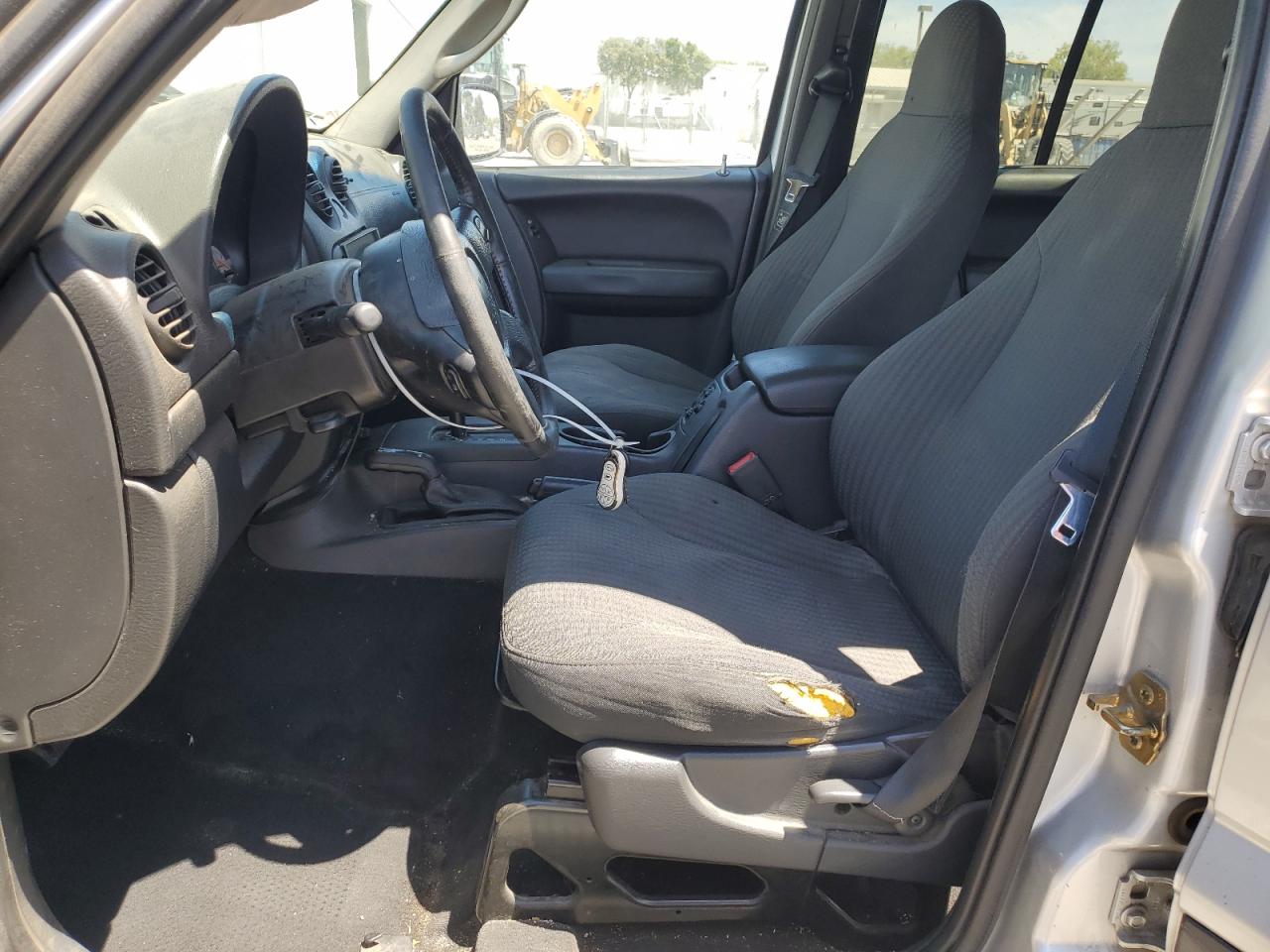 2004 Jeep Liberty Sport VIN: 1J4GL48K34W145887 Lot: 66661495