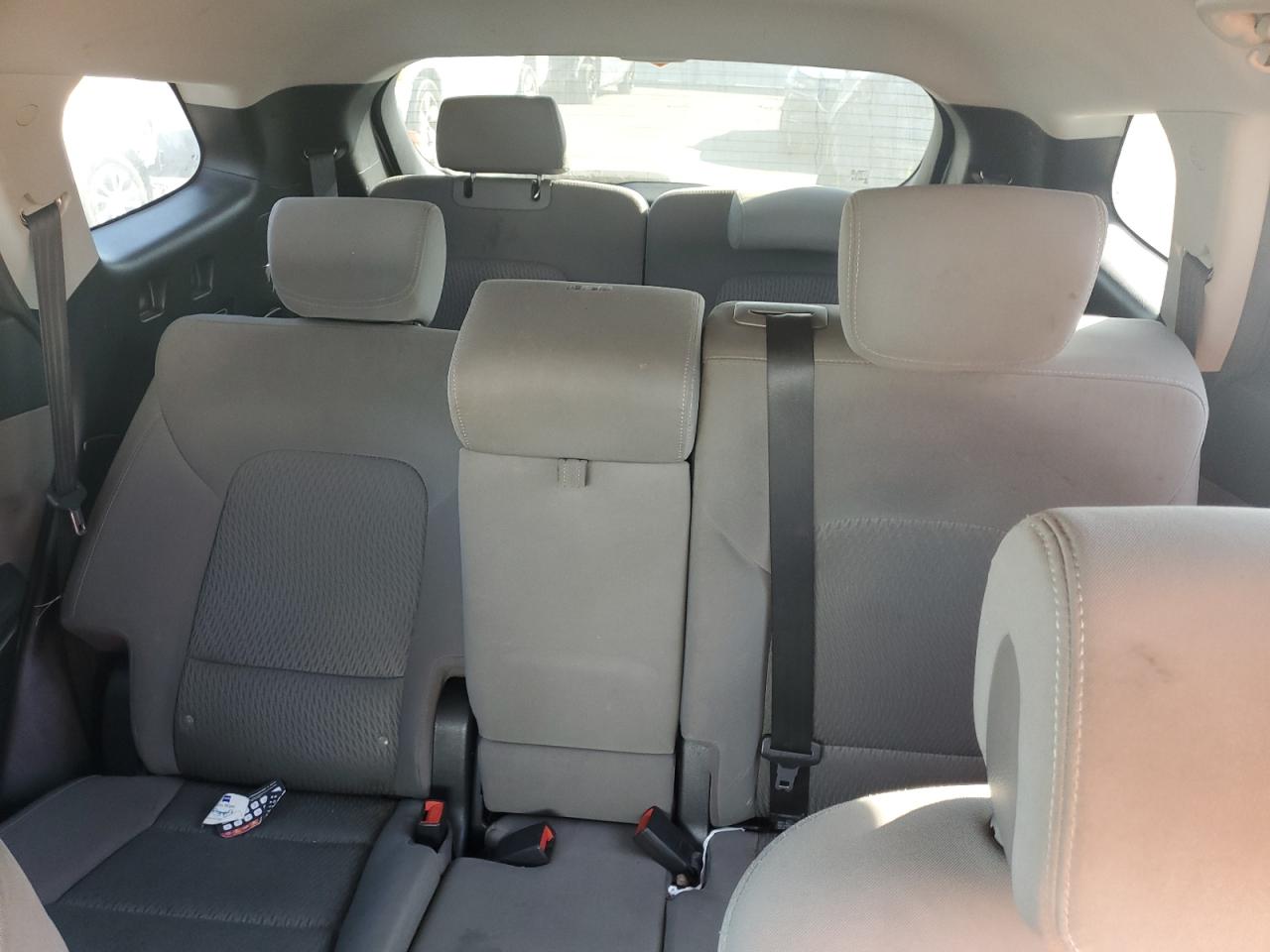 2017 Hyundai Santa Fe Se VIN: KM8SM4HF7HU167758 Lot: 65010225