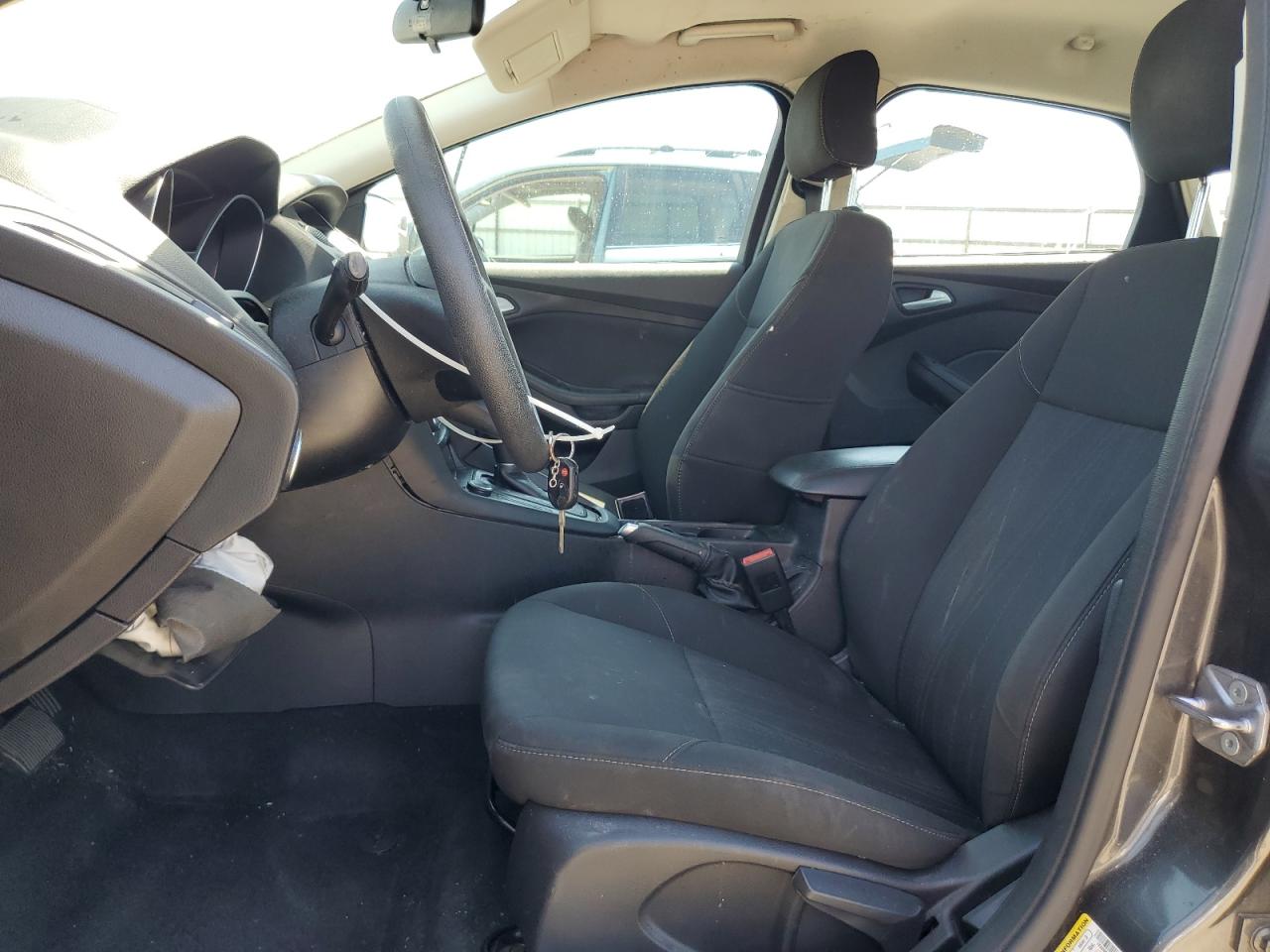 2017 Ford Focus Se VIN: 1FADP3F2XHL296801 Lot: 64671445