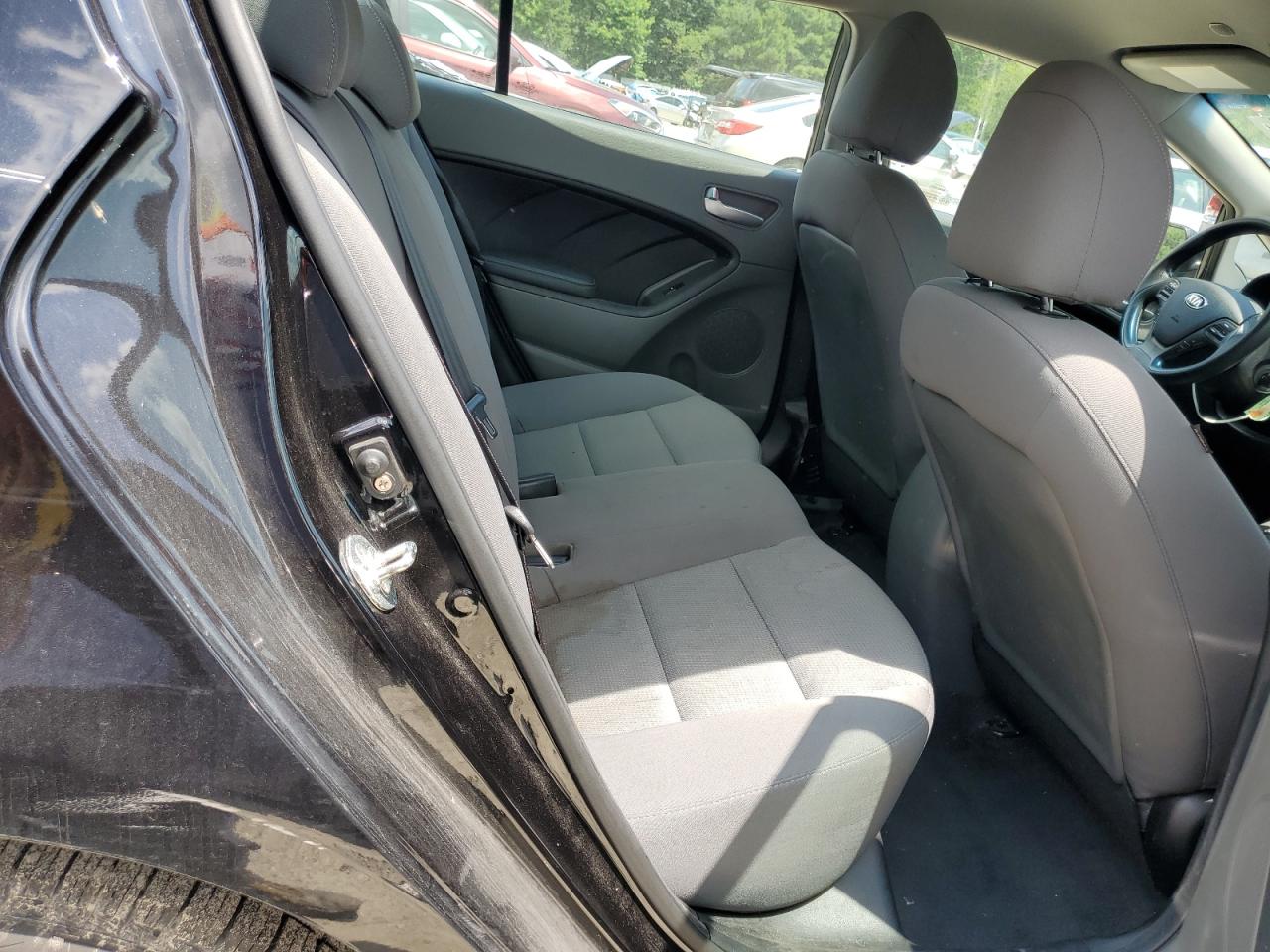 2018 Kia Forte Lx VIN: 3KPFK4A7XJE232136 Lot: 62911015