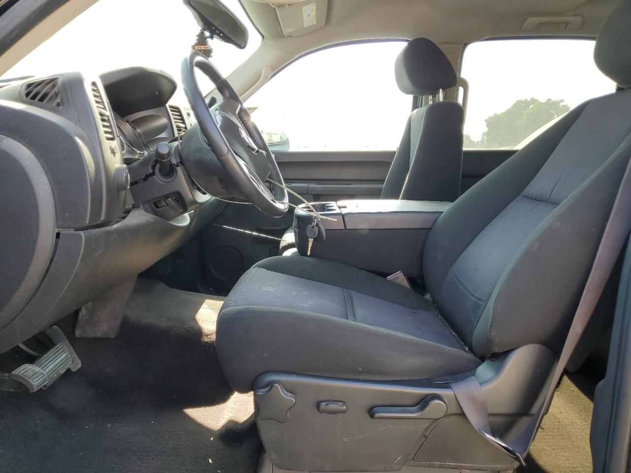 2011 Chevrolet Silverado C1500 Lt VIN: 3GCPCSE02BG205621 Lot: 64681995