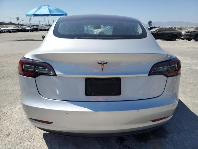  TESLA MODEL 3 2018 Srebrny
