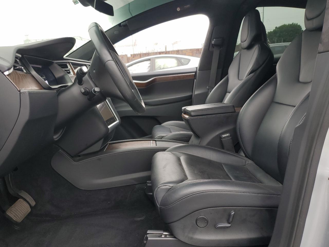 2017 Tesla Model X VIN: 5YJXCAE20HF061156 Lot: 64602955