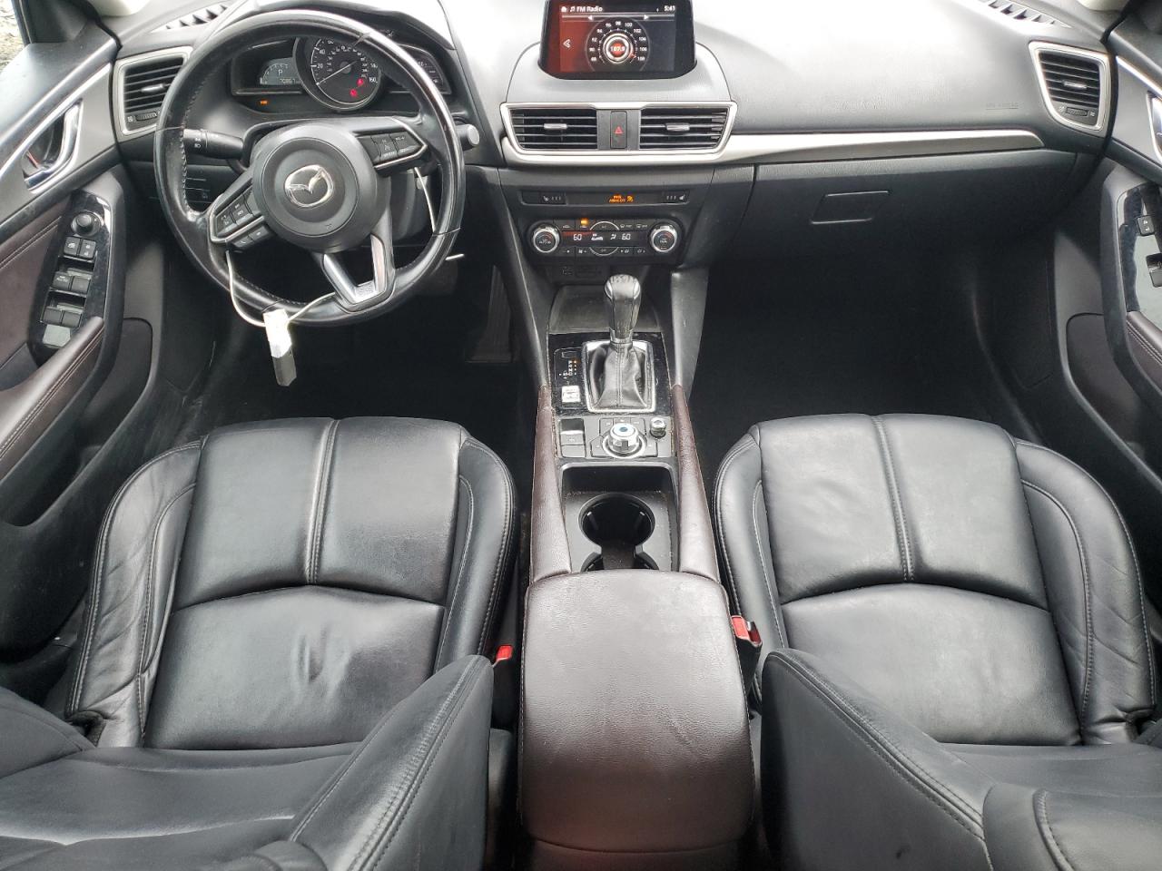 2018 Mazda 3 Touring VIN: 3MZBN1V32JM199986 Lot: 65173725