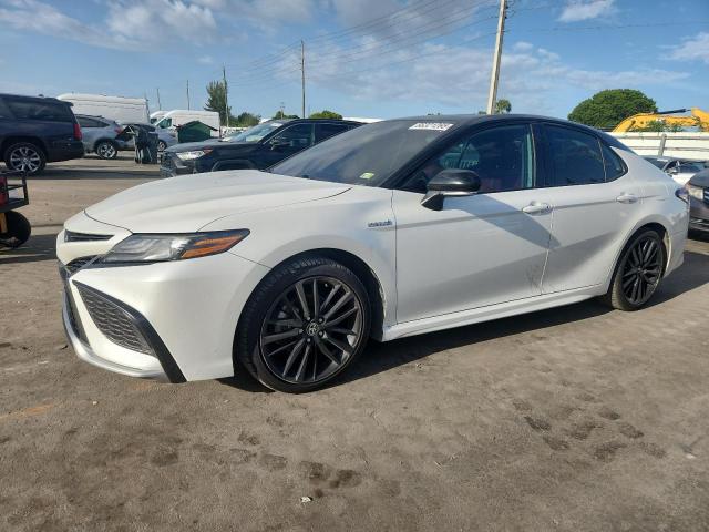  TOYOTA CAMRY 2021 Biały
