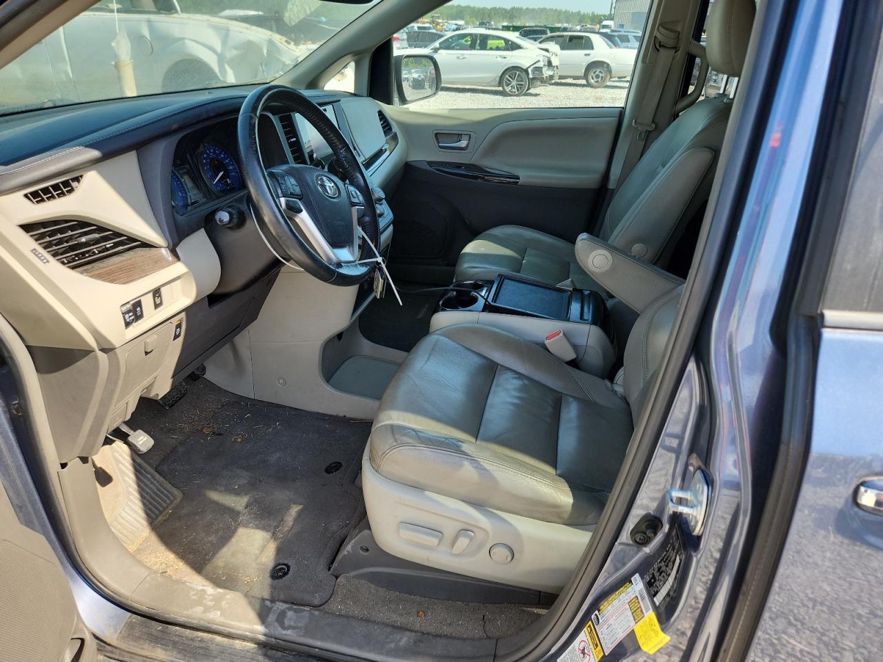 2015 Toyota Sienna Xle VIN: 5TDDK3DC1FS127055 Lot: 63944105