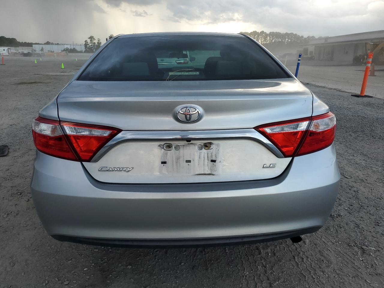 2015 Toyota Camry Le VIN: 4T1BF1FK4FU037166 Lot: 65561095
