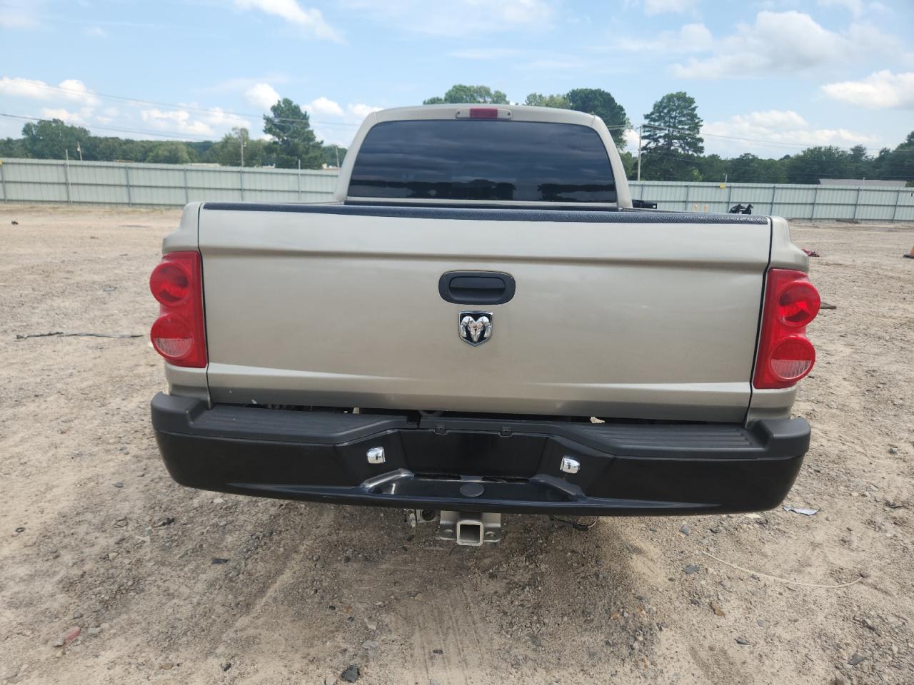 2005 Dodge Dakota Quad VIN: 1D7HE28N95S184470 Lot: 64811095