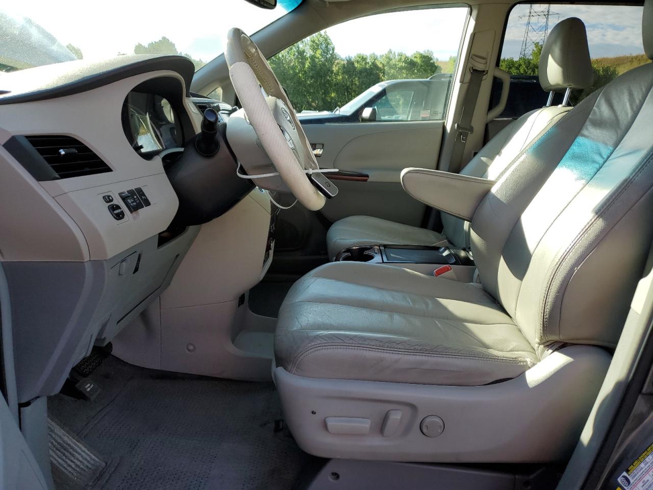 5tddk3dc5bs007365 5TDDK3DC5BS007365 2011 Toyota Sienna Xle