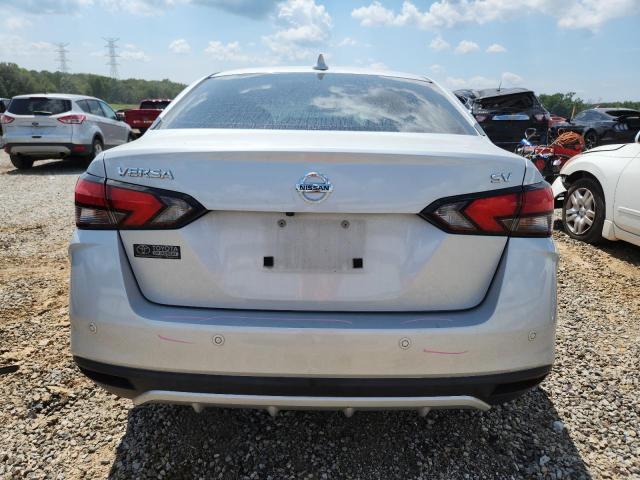  NISSAN VERSA 2020 Серебристый