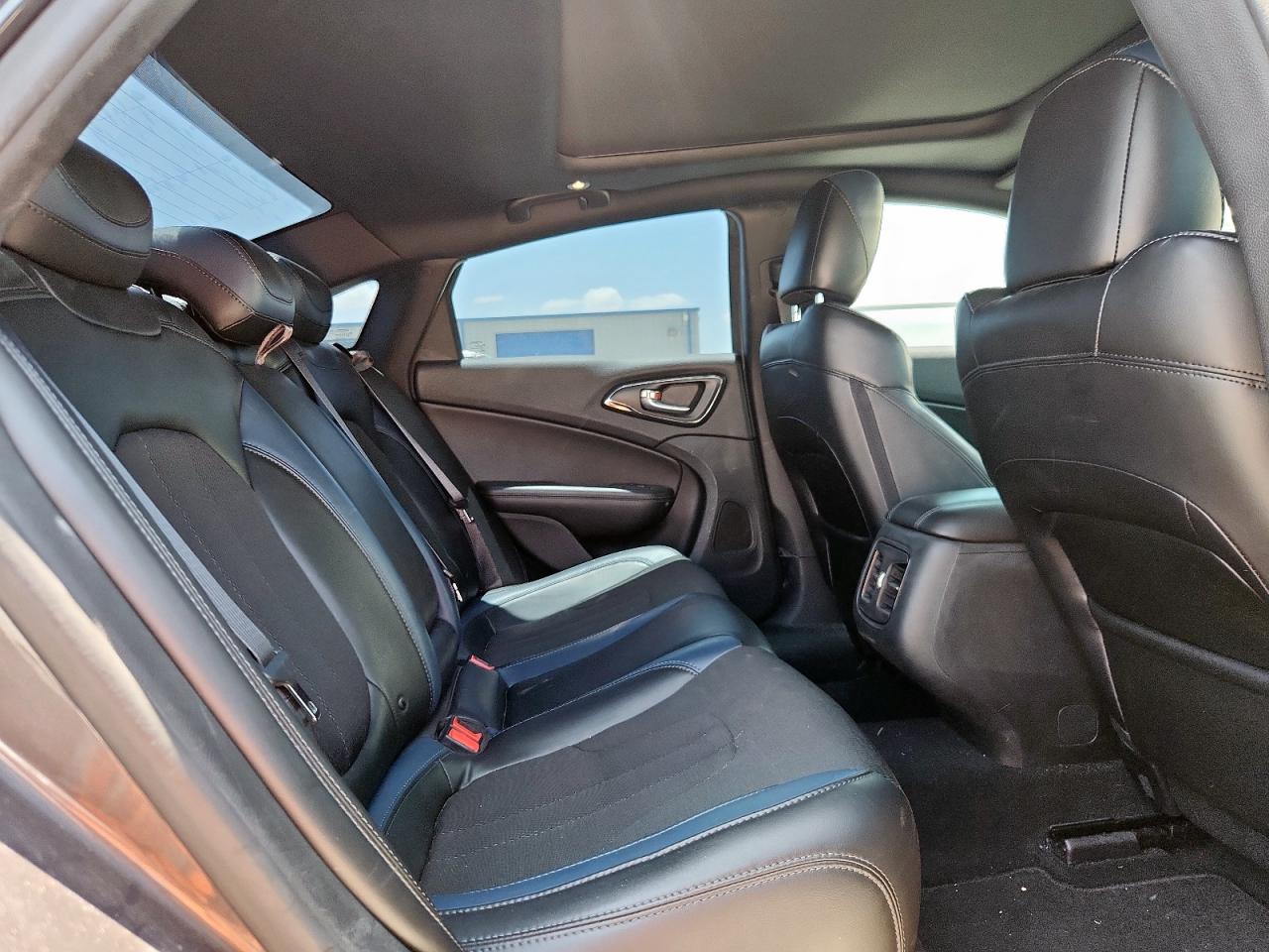 2015 Chrysler 200 S VIN: 1C3CCCBG8FN527185 Lot: 64048655