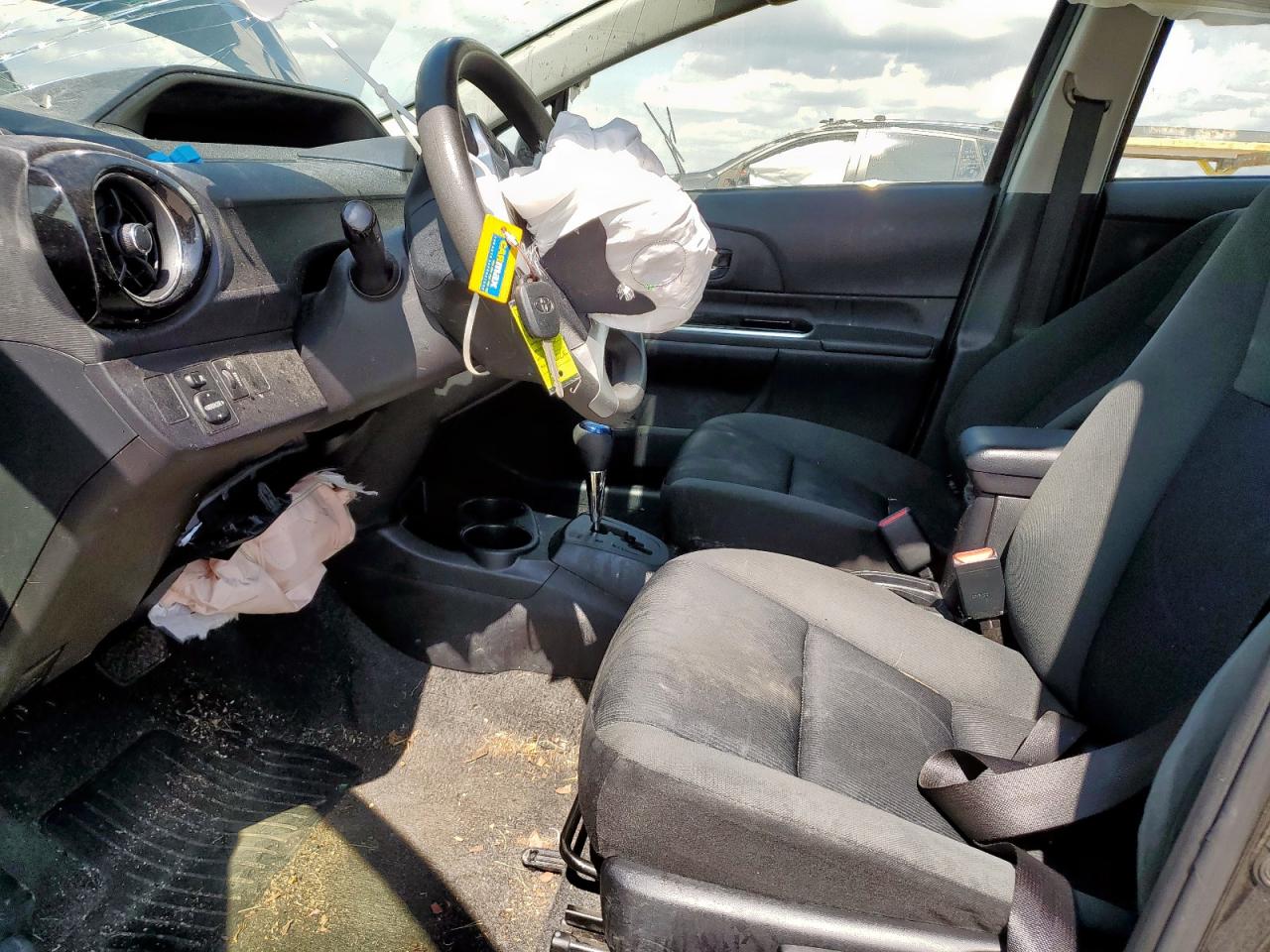 2015 Toyota Prius C VIN: JTDKDTB32F1102957 Lot: 64211175