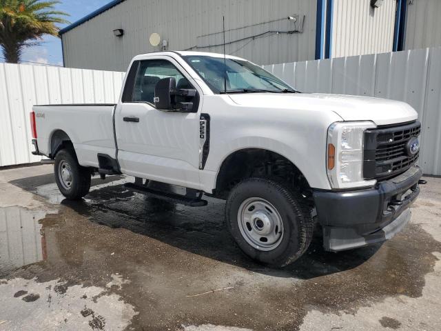  FORD F250 2024 Белы