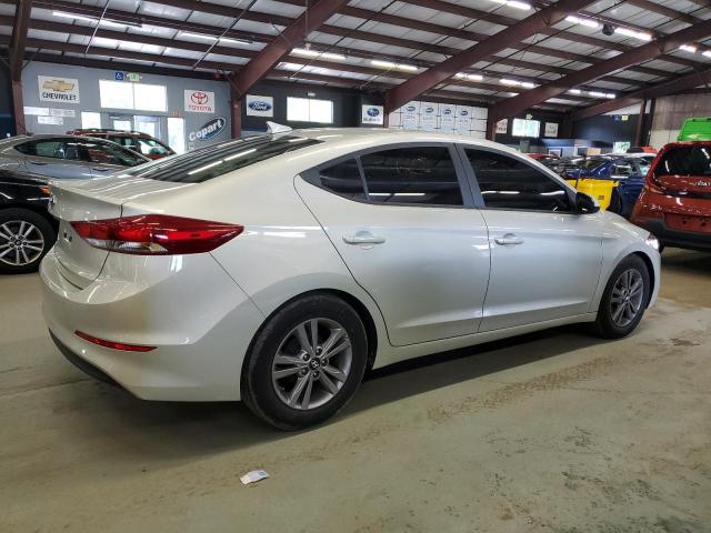 Sedans HYUNDAI ELANTRA 2017 Srebrny