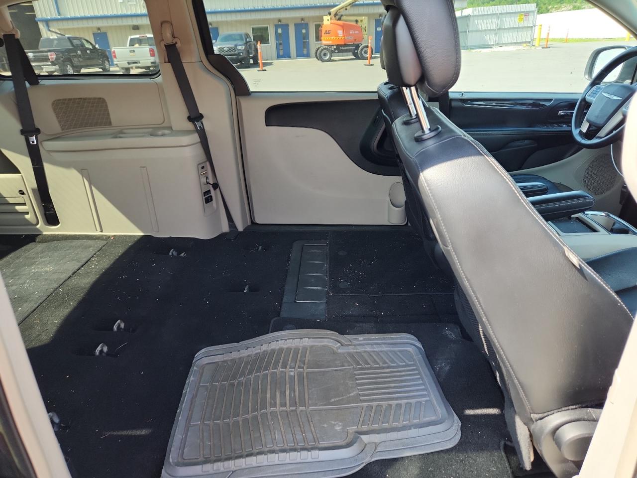2014 Chrysler Town & Country Touring VIN: 2C4RC1BG1ER436528 Lot: 64180655