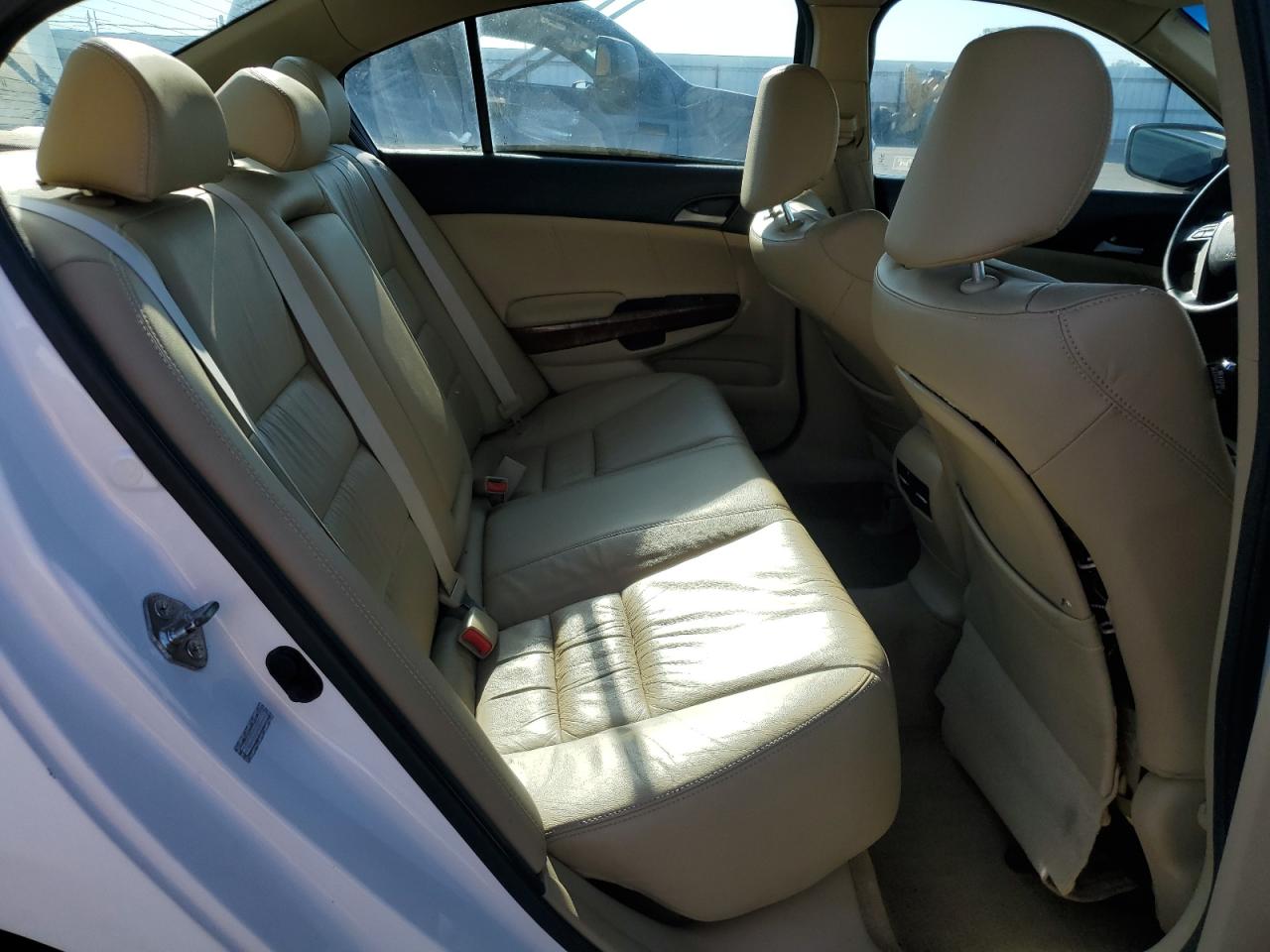 2011 Honda Accord Exl VIN: 1HGCP2F88BA124677 Lot: 63097925